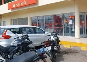 Sujeto armado asalta una sucursal de Santander en Veracruz