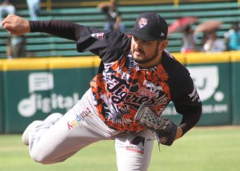 Gran actuación del relevo felino y Tigres asegura la serie