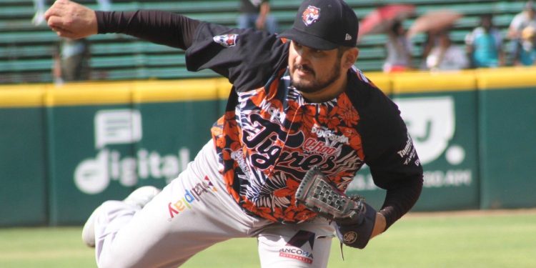 Gran actuación del relevo felino y Tigres asegura la serie