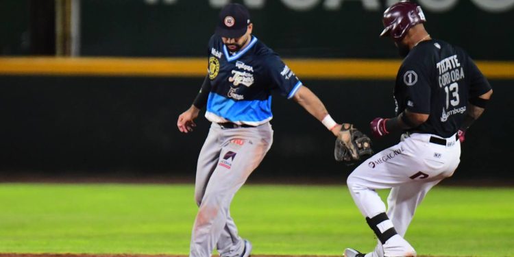 Pedro Fernández blanqueó a Unión Laguna