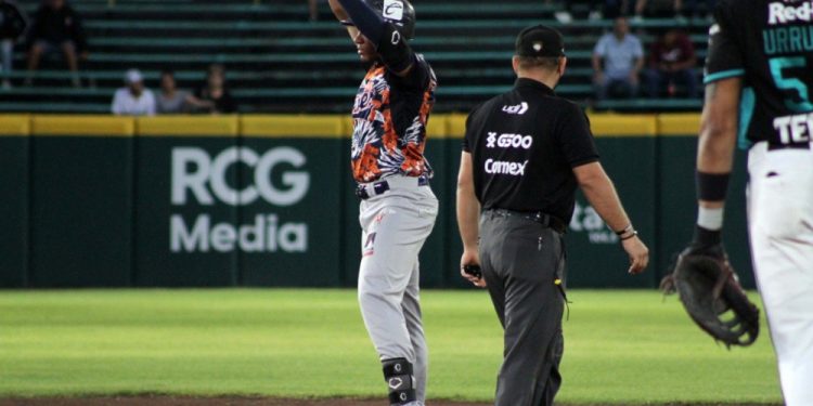 Tigres desgarra al Sarape viniendo de atrás