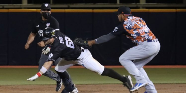 Duelo de toma y daca en la Verde Antequera
