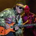 Carlos Santana, guitarrista mexicano se desmaya en pleno escenario en Michigan