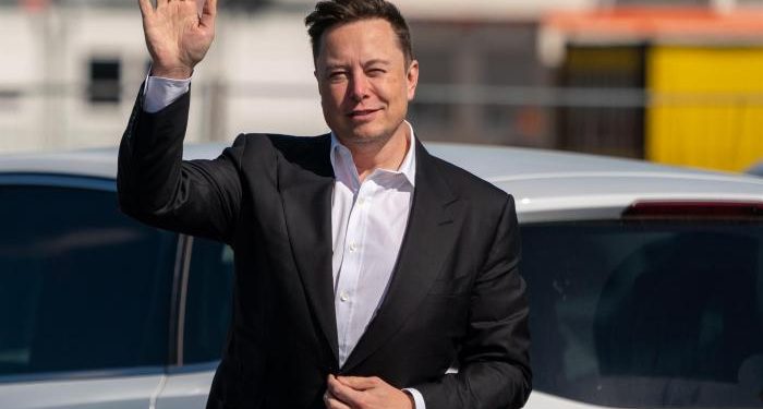 Twitter baja un 10 % tras marcha atrás del multimillonario Elon Musk en adquirir la empresa