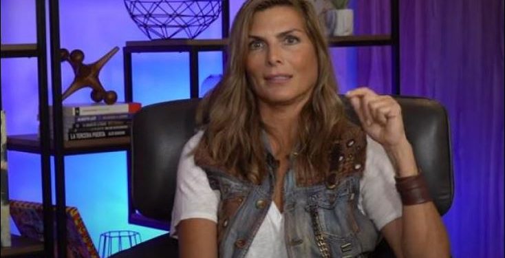 Monserrat Oliver platica que se divorcio virgen de su primer matrimonio