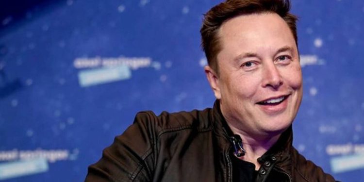 Elon Musk no sale de una para entrar en otra polémica, quiere comprar Coca-Cola para ‘volver a ponerle cocaína’