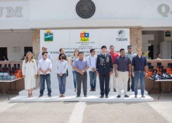 Reclutan a nuevos elementos policiacos y hacen entrega de equipamiento en Tulum