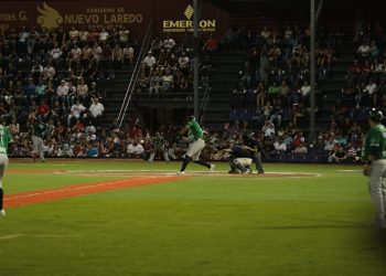 Tecos viene de atrás y vence a Olmecas en inicio de serie