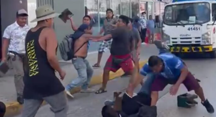 Desatan enfrentamiento entre boleros de Playa del Carmen
