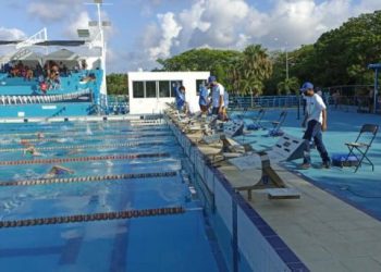 Arrancó el Campeonato Estatal de Natación Curso Largo 2022 en la Alberca Olímpica de Cancún