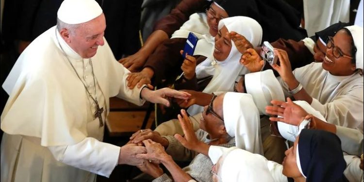 El papa Francisco quiere otorgar puestos de alto nivel a mujeres en la Santa Sede