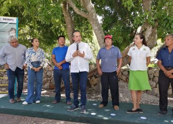 El gobernador Carlos Joaquín constata programas sociales y obra pública que elimina rezagos