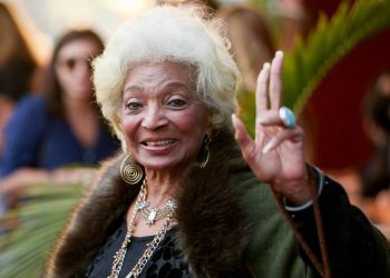 Fallece Nichelle Nichols, interprete del personaje Ntoya Uhura de Star Trek
