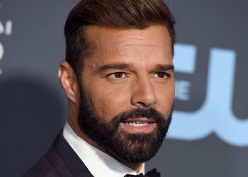 Emiten orden de restricción contra Ricky Martin