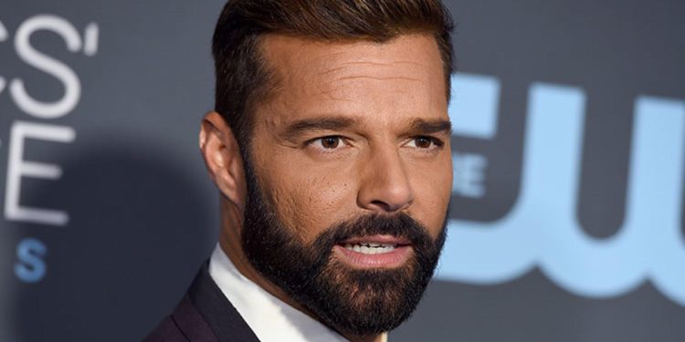 Emiten orden de restricción contra Ricky Martin