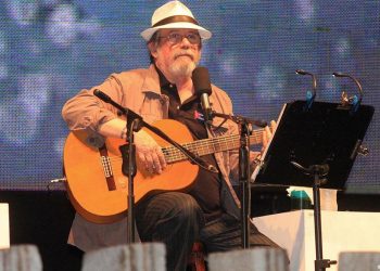 El cantautor Silvio Rodríguez llamó «revolucionar la revolución en Cuba