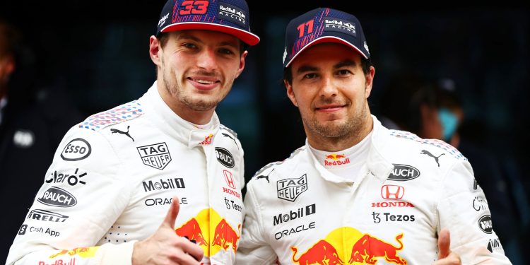 Checo Pérez estuvo lejos de lograr el Gran Premio de Hungría, consiguiendo el podio Max Verstappen