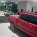 Hombre imprudente arremete contra barrera de seguridad en un fraccionamiento de Tabasco
