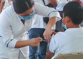 Más niños quintanarroenses de 5 a 11 años de edad se protegen contra la COVID-19