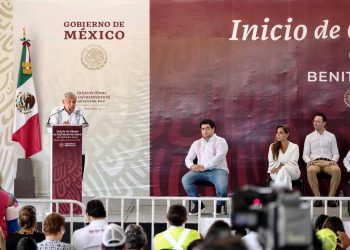 Mara acompaña a AMLO en histórico arranque de obras en Cancún