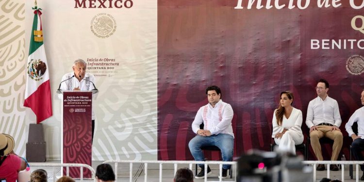 Mara acompaña a AMLO en histórico arranque de obras en Cancún