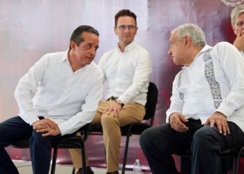 Asiste Carlos Joaquín al banderazo de inicio de obras en Cancún por el presidente Andrés Manuel López Obrador