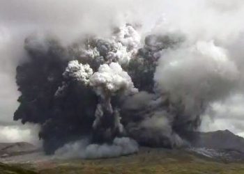 Volcán de Japón entra en erupción, hasta el momento no hay heridos