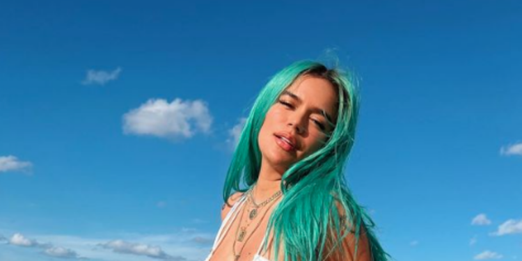 Karol G, conocida como la ‘Bichota’ le dice adiós a su cabello azul