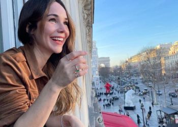 Camila Sodi tendencia en Instagram publica fotos sin ropa en el desierto