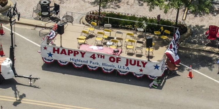 Podrían condenar a joven de 21 años a cadena perpetua por el crimen en Highland Park, Illinois