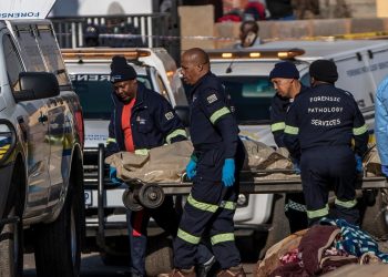 Tiroteo en bares deja al menos 19 personas muertas y varias heridas en Sudáfrica