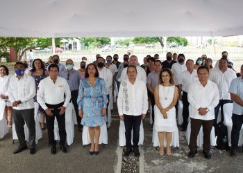 Con educación se puede formar un Quintana Roo más solidario y participativo: Carlos Joaquín
