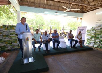 El gobierno de Quintana Roo impulsa la educación superior, la producción agrícola y la dignificación de comunidades