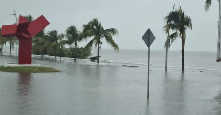 Reportan inundaciones en varias zonas de Chetumal