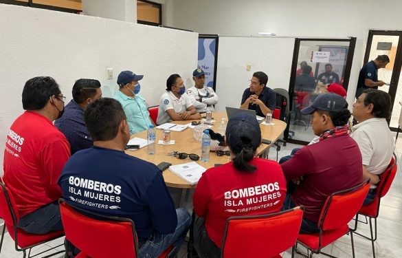 Sostienen la COEPROC y Ayuntamiento de Isla Mujeres reunión de trabajo en materia de Gestión Integral de Riesgos