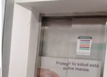 Ciudadanos de Cancún denuncian que un elevador del IMSS de la 510 lleva ya 2 años sin funcionar