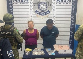 Aseguran a dos personas en posesión de posibles narcóticos en Playa del Carmen