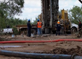 Empresa estadounidense se suma a las labores para la extracción de agua en la mina en Sabinas