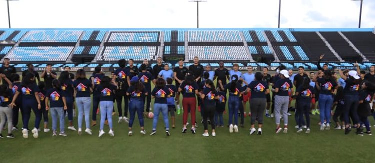 Cancún FC y niños de la casa de asistencia temporal del DIF Benito Juárez celebran emotiva convivencia