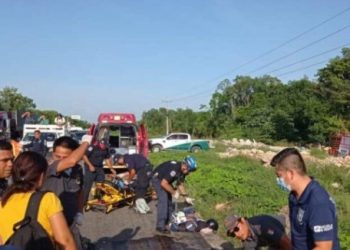 Aparatosa carambola en la carretera Tulum – Felipe Carrillo Puerto deja a cuatro personas lesionadas