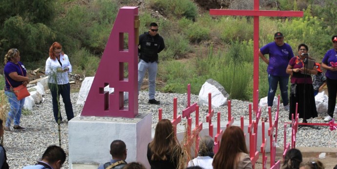 Inauguran memorial en honor de las víctimas de violencia y feminicidio en Chihuahua