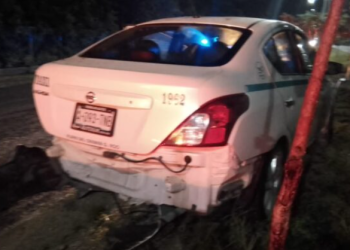 Taxi y combi protagonizan accidentes en Playa del Carmen