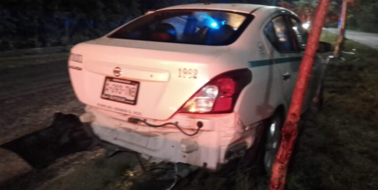 Taxi y combi protagonizan accidentes en Playa del Carmen