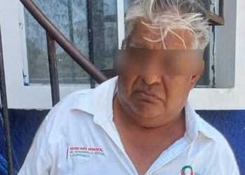 Aseguran a falso inspector municipal tras exigir dinero a un comercio en Cancún