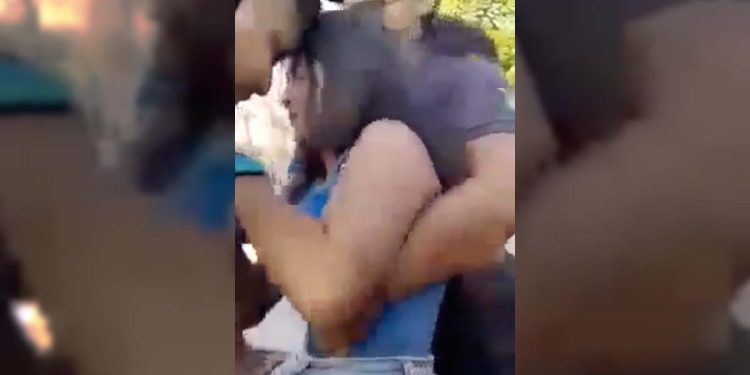 Difunden video de la detención joven madre quien fue hallada sin vida horas después en Oaxaca