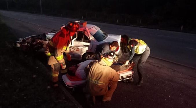 Taxista de Yucatán sobrevive de milagro tras chocar contra un tráiler