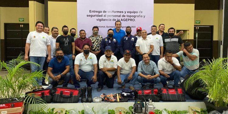 Entrega la AGEPRO equipo táctico y herramientas al personal que salvaguarda el patrimonio del Estado