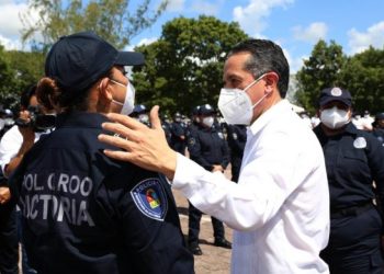 En el último año, Carlos Joaquín se ha mantenido en el Top 10 de los mejores gobernadores del país