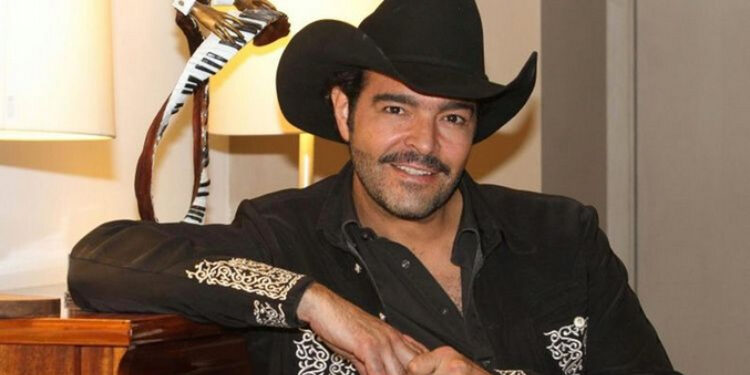 Reportera agredida por Pablo Montero revela el acuerdo al que llegó con el cantante