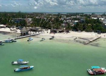 Holbox continúa sin electricidad en al menos el 70% de la isla